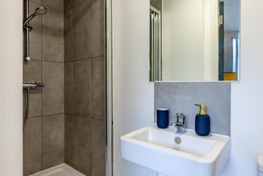 1 bed studio, Cromwell Range, Victoria Park, Manchester, M146FQ - Image 5